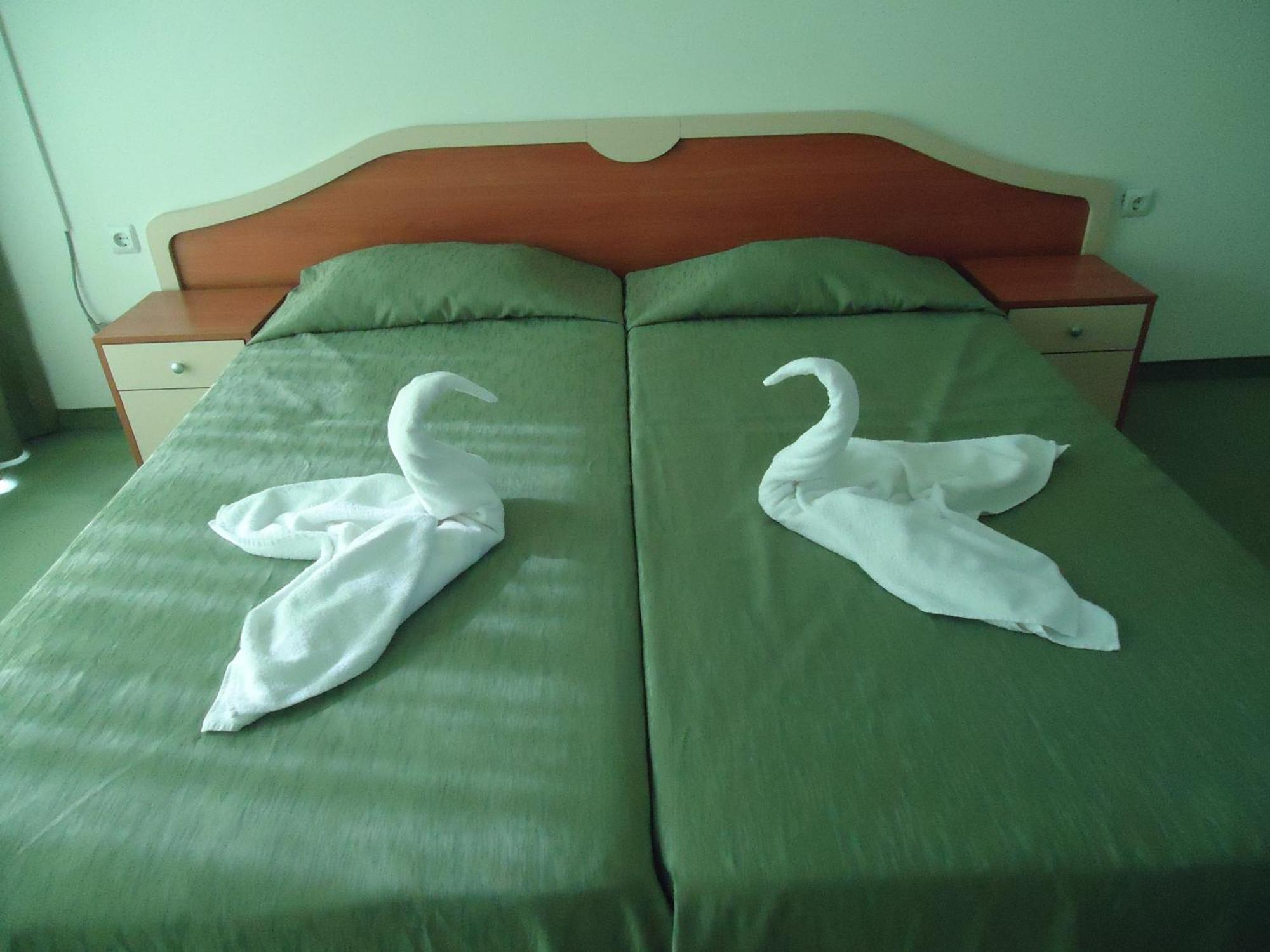Pension Ruskovi Guesthouse Ravda ภายนอก รูปภาพ
