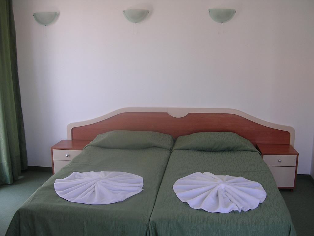 Pension Ruskovi Guesthouse Ravda ภายนอก รูปภาพ